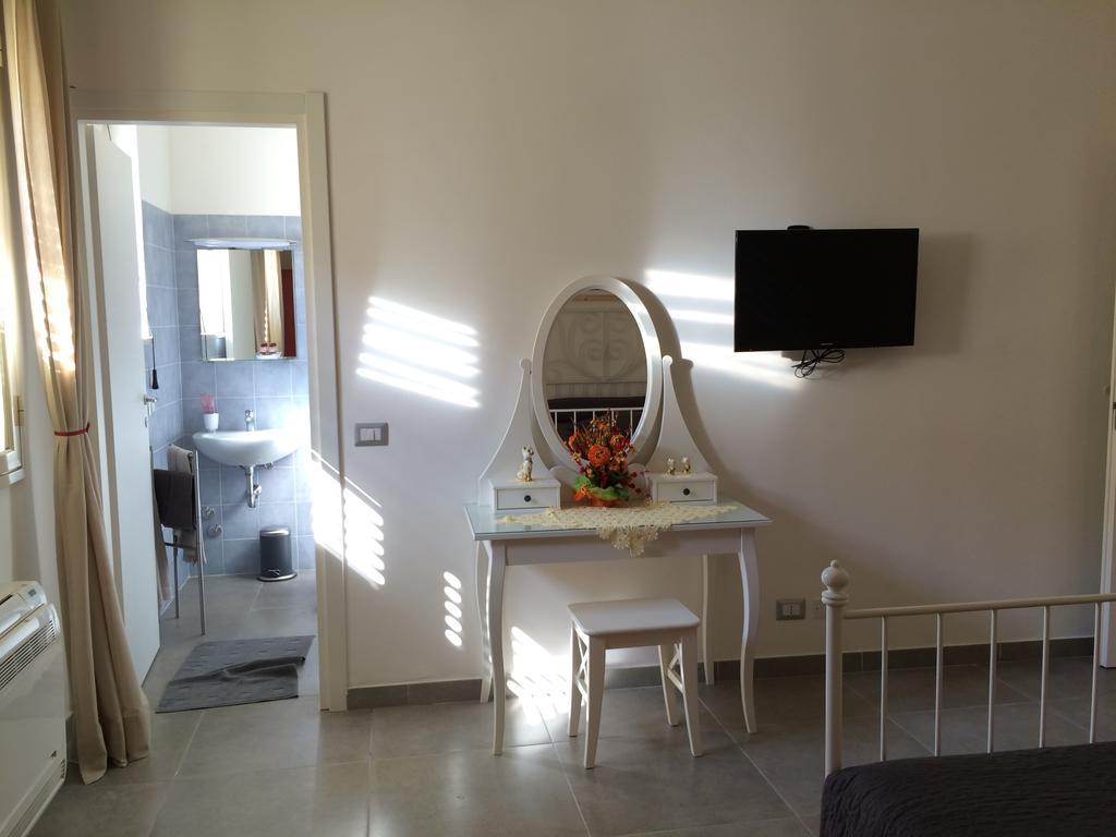 Le Signorine Bed and Breakfast Cava dʼAliga Δωμάτιο φωτογραφία